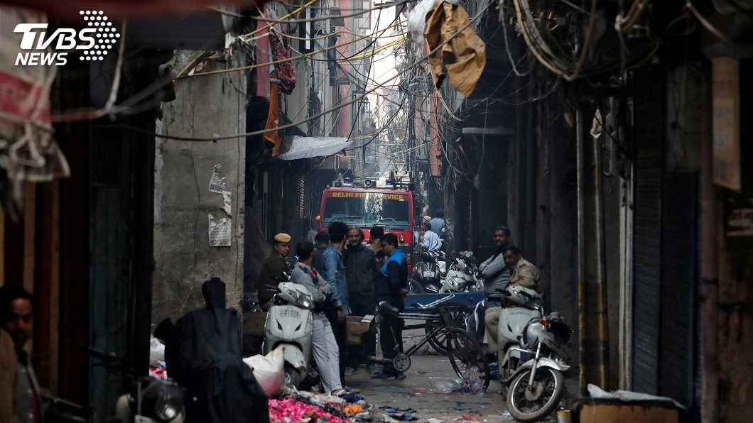 圖／達志影像路透社 22年來最嚴重…　印度新德里工廠惡火釀至少43死