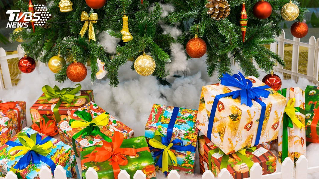 每到了耶誕節，許多人都期待能收到禮物。(示意圖／TVBS)
