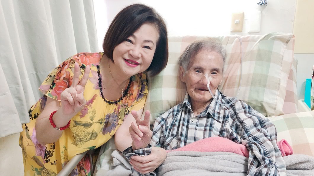 高齡94歲的「國寶歌王」文夏將接種AZ疫苗。（資料照／台灣優質生命協會提供）