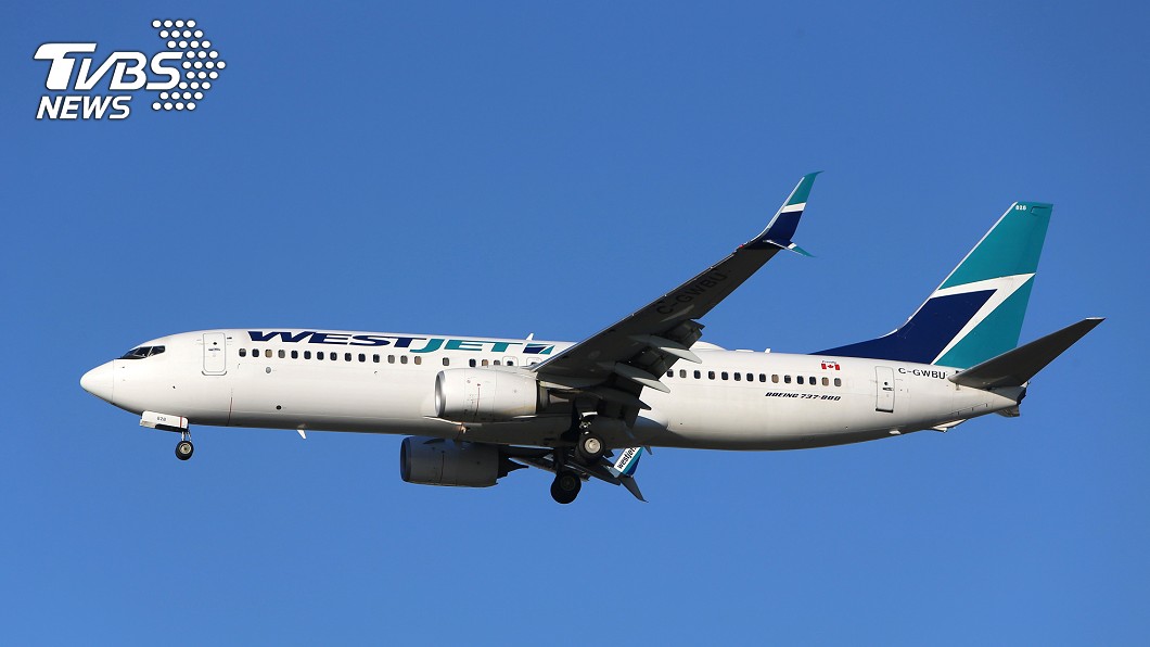 一名網紅在搭乘加拿大西捷航空(WestJet)謊稱自己感染武漢肺炎。(示意圖，與該事件無關。圖／達志影像路透社)