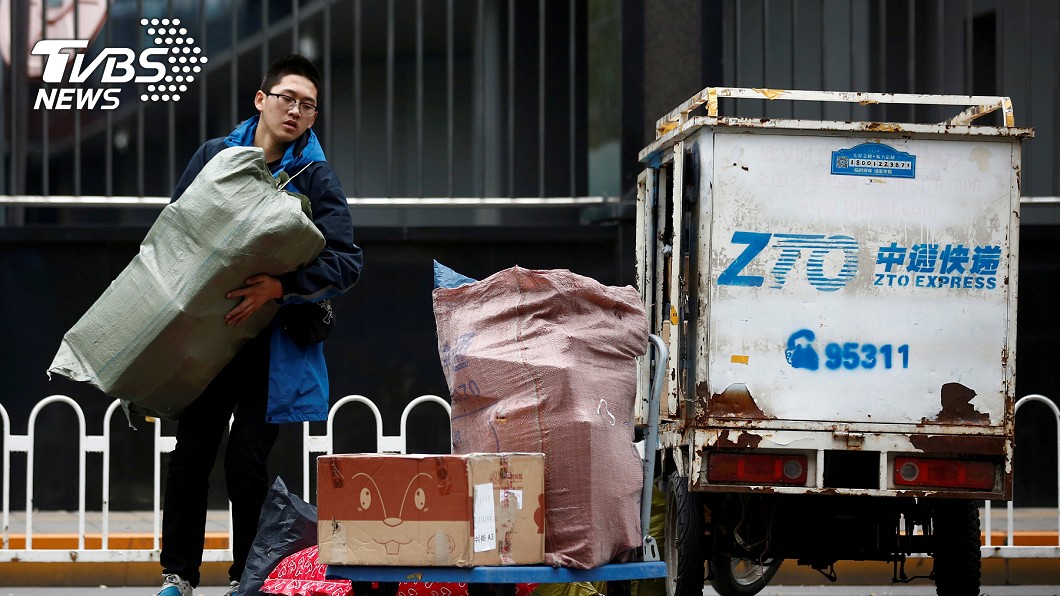 民眾擔憂中國大陸來的包裹、快遞是否有病毒殘留的疑慮。(示意圖，與事件無關／達志影像路透社)