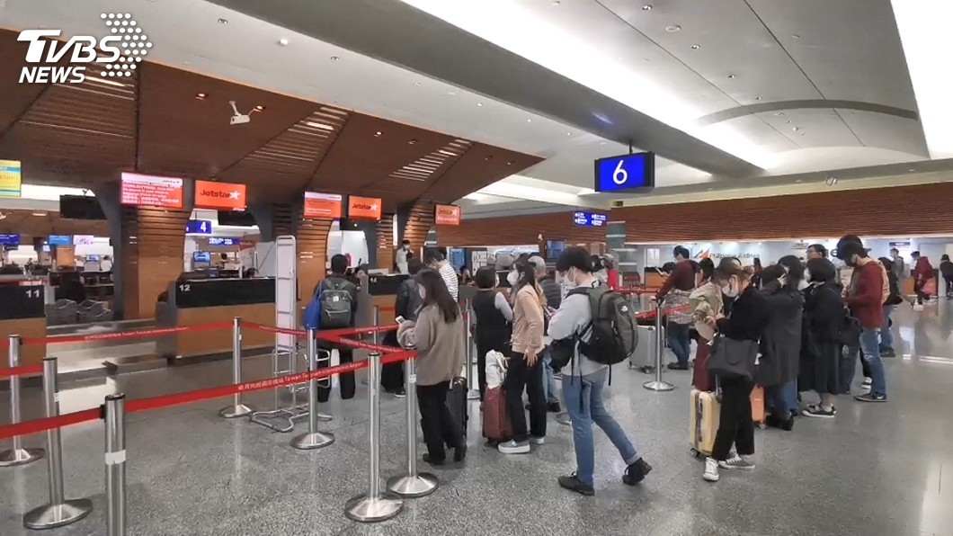 圖/TVBS資料畫面 潘文忠:禁師生出國是為防疫 有特殊需求可申請