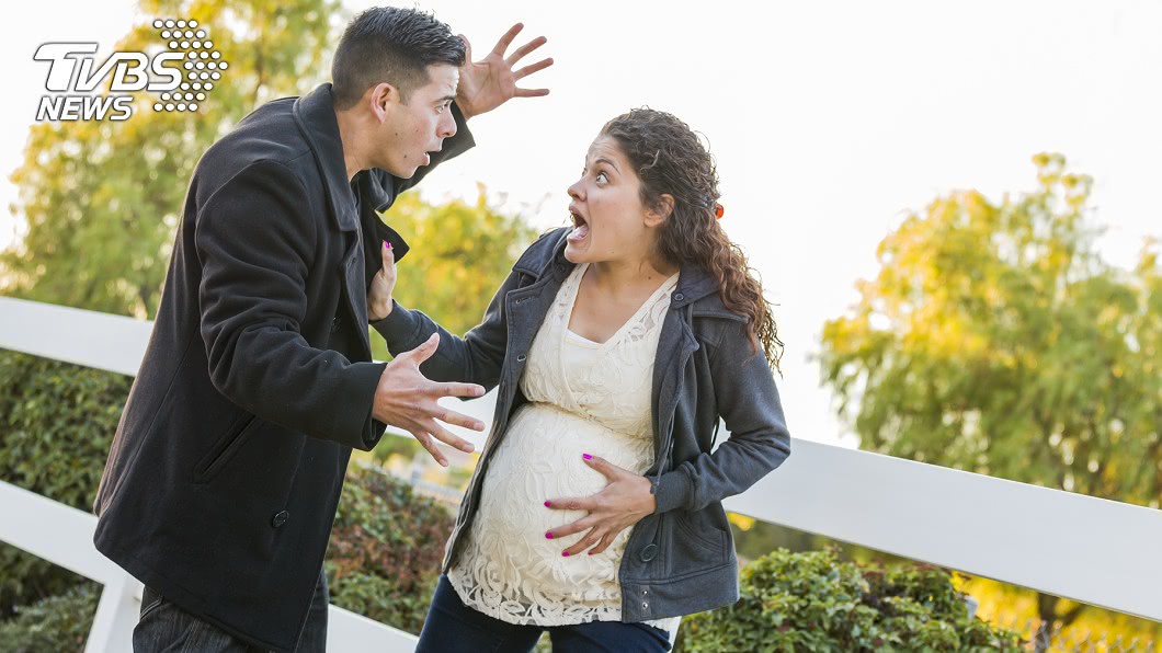 有網友表示前女友傳訊表示懷孕2個月，讓他懷疑不是自己的。(示意圖／TVBS)