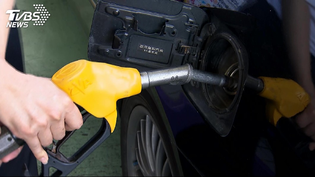 國內汽柴油價格每公升分別大降3.8元和4元。(TVBS資料圖)