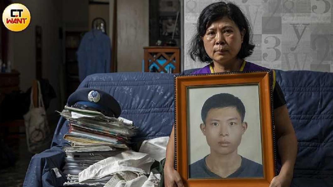 空軍士官蔡學良12年前在靶場身亡，在母親奔走下，台東地檢署依殺人罪重啟偵查。(圖／CTWANT授權使用) 士官冤死12年　「草率結案」藏軍中恐怖祕密