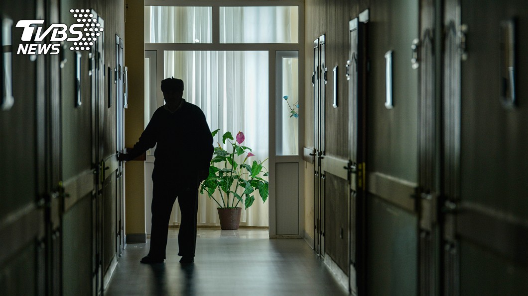 義國傳出養老院護理師落跑，老人活活餓死 (示意圖／TVBS)