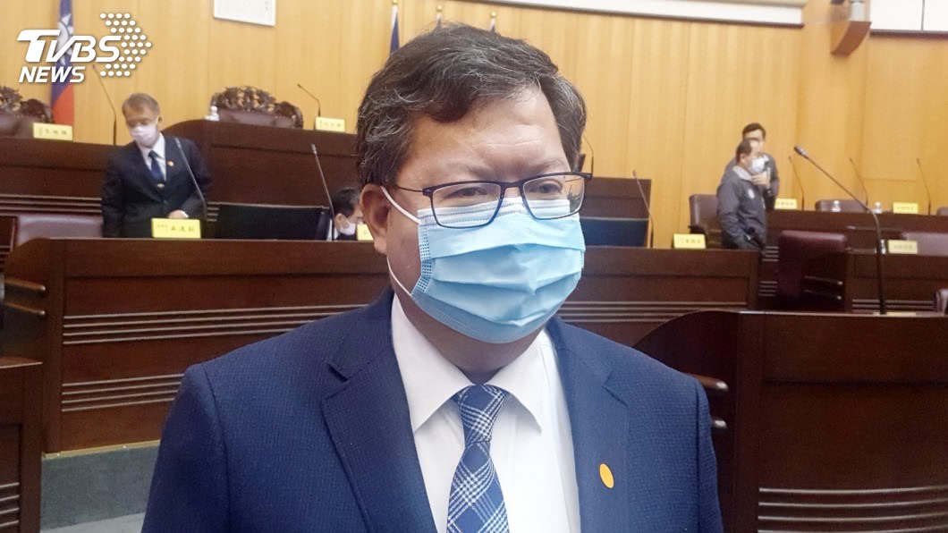 桃園市長鄭文燦表示室內密閉空間記得戴口罩。（圖／桃園市政府提供）