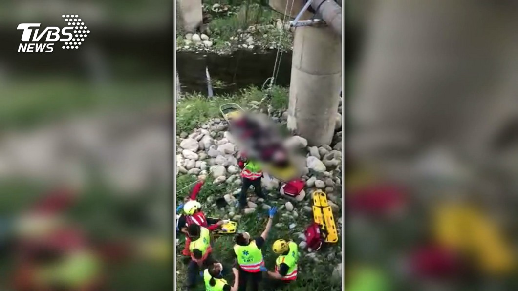 圖／TVBS 13歲女無照載友騎車　撞橋墜6米2人骨折