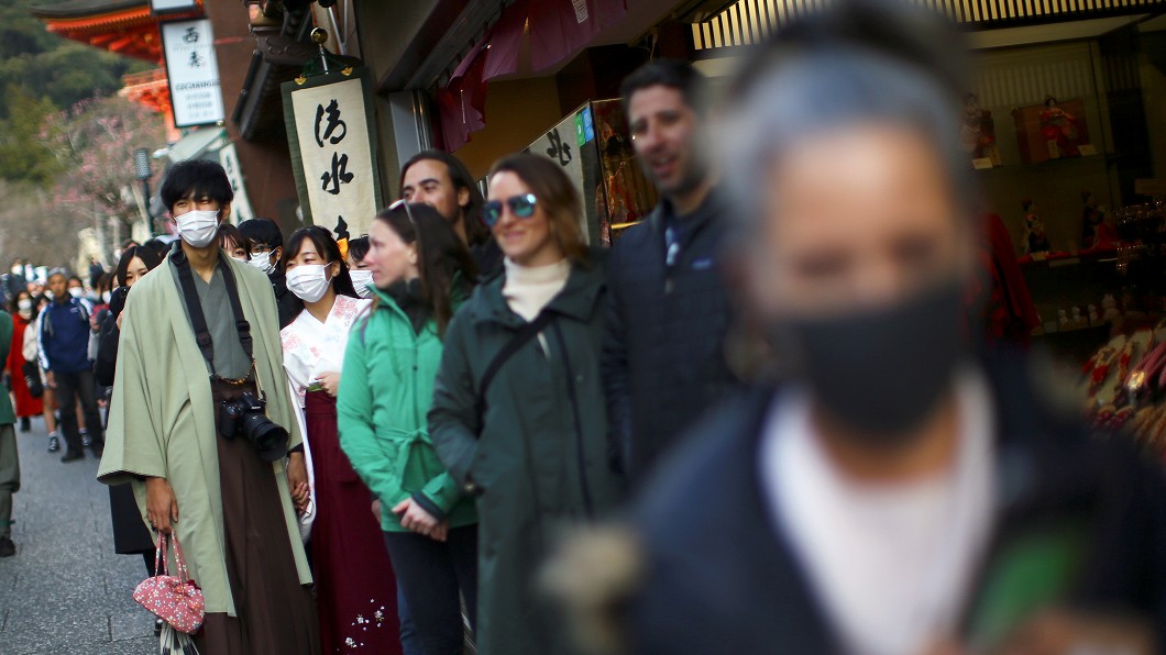 日本京都觀光人潮僅全盛期1到2成。(圖／達志影像路透社)