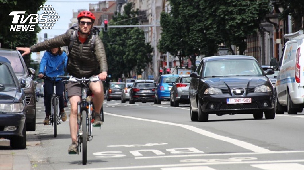 首都布魯塞爾強化自行車道建設，盼歐洲政治首都交通減壓。（圖／中央社）