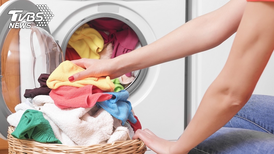 情侶意見分歧，為洗烘脱洗衣機爭執。（示意圖／TVBS）