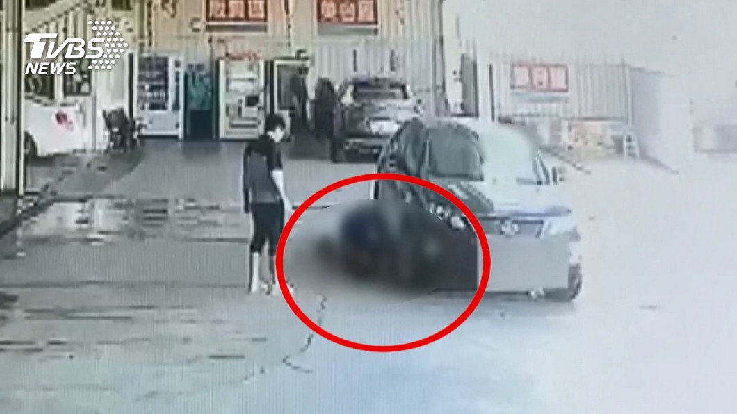 圖／TVBS  10歲童洗車場空地玩　遭車來回輾壓受傷