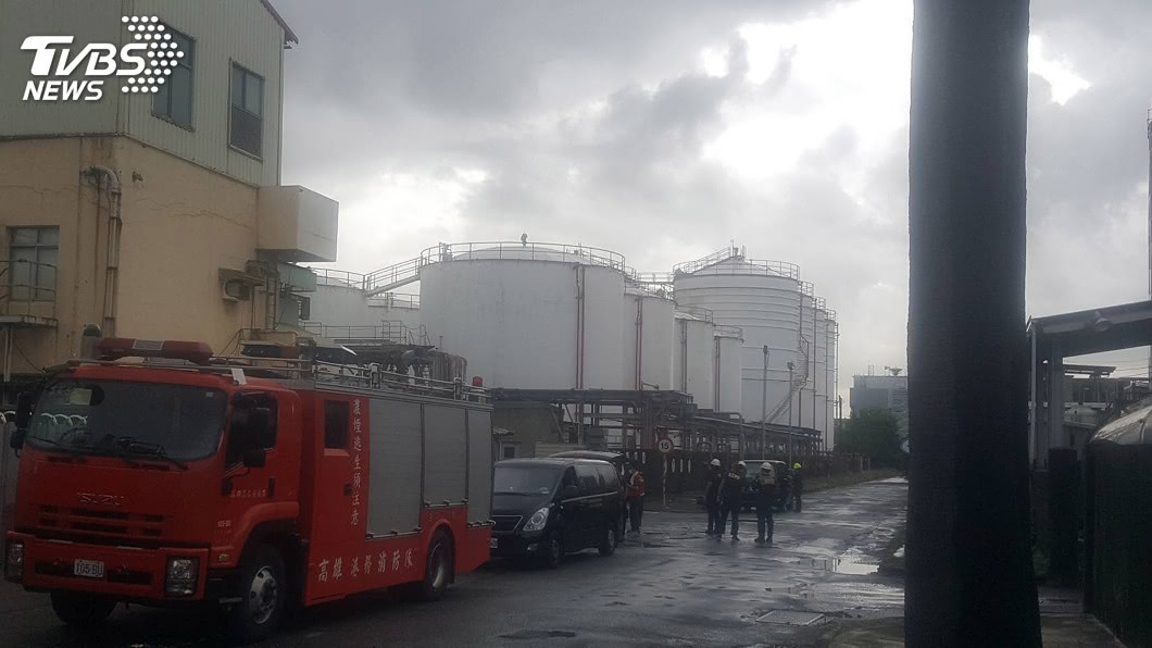 高雄市前鎮區一家化工廠今天清晨發生苯氣體外洩。（圖／警方提供）