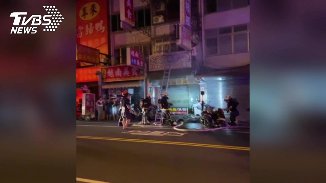 圖／TVBS 台中大樓住宅凌晨惡火　3大2小1女嬰受傷送醫