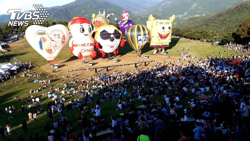 台東國際熱氣球嘉年華活動11日清晨5點在鹿野高台正式登場。（圖／TVBS）