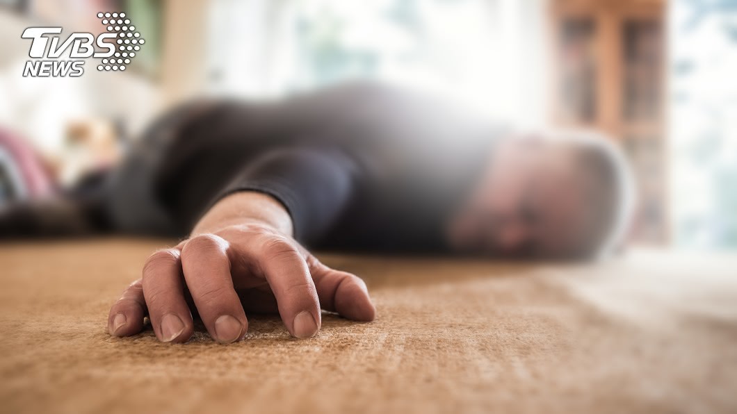 嘉義市獨居男子因熱中暑在家中昏迷。（示意圖／TVBS）