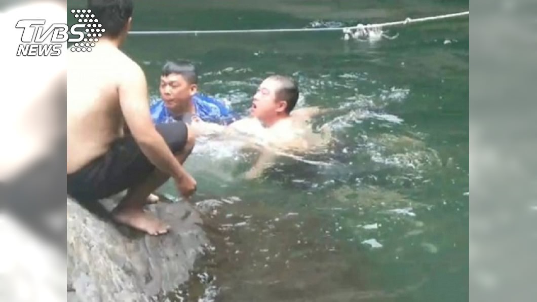 澳門籍學生在屏東縣武潭瀑布戲水不幸溺斃。（圖／屏東消防局提供）