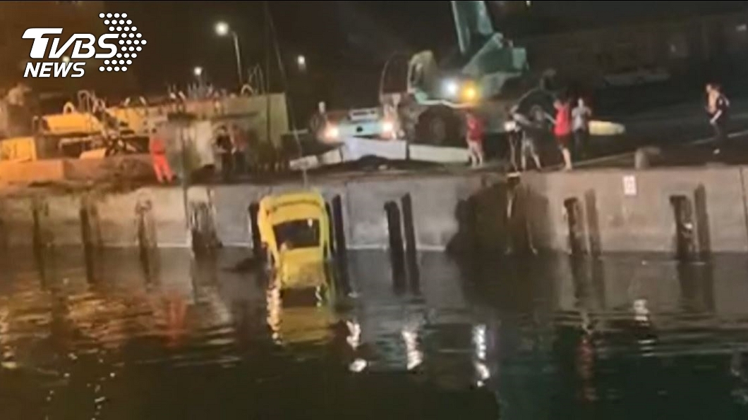 （圖／TVBS） 計程車半夜衝入台中港釀4死1失蹤　墜海畫面曝光