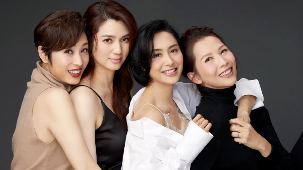蔡少芬、朱茵、洪欣和陳法蓉4位女星，最近組成女團「港普F4」。（圖／翻攝自蔡少芬微博）