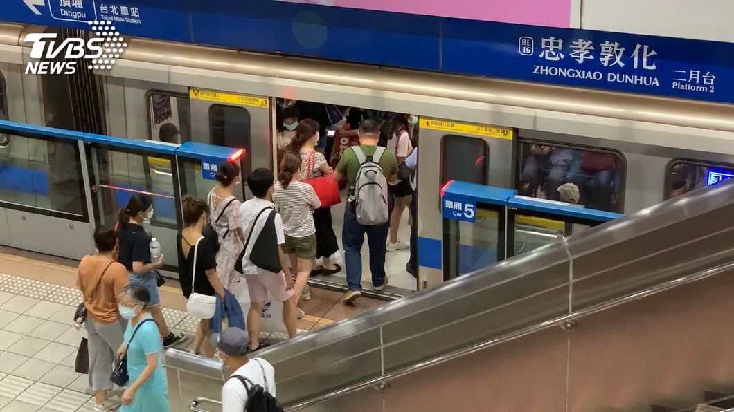 台北捷運月台（圖／TVBS）