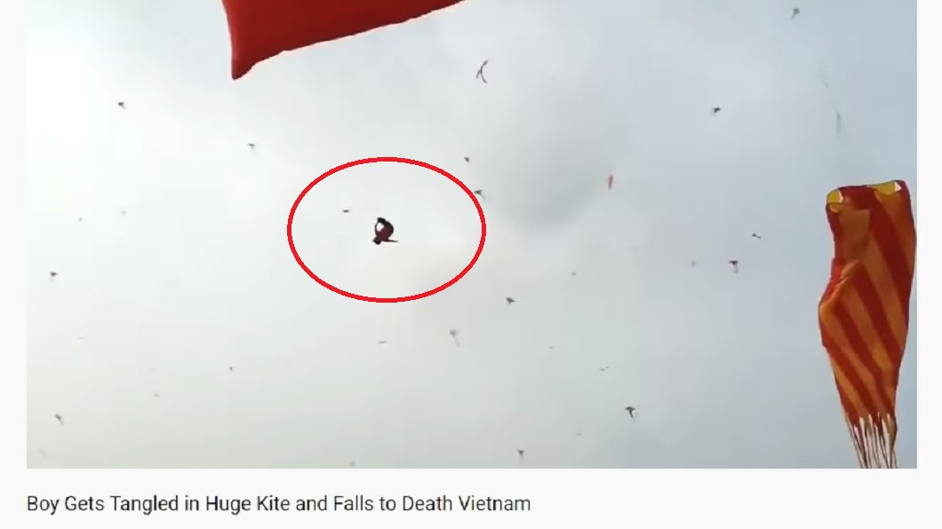 2015年越南一名男童遭風箏捲上半空後墜地身亡。（翻攝自Neverseen Before YouTube）