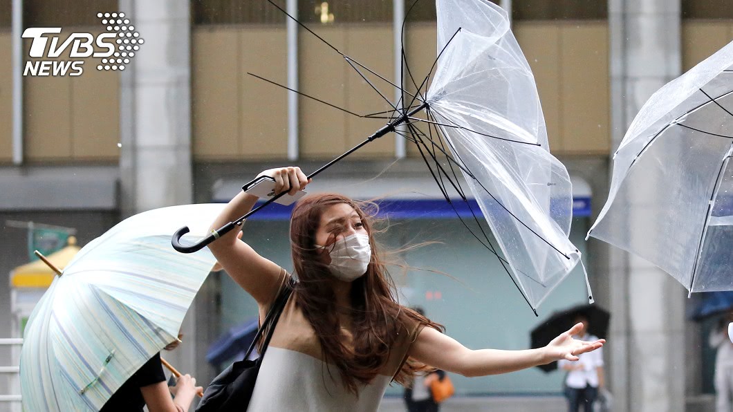 日本恐在海神颱風靠近期間發布「特別」警報。（圖／達志影像路透社）
