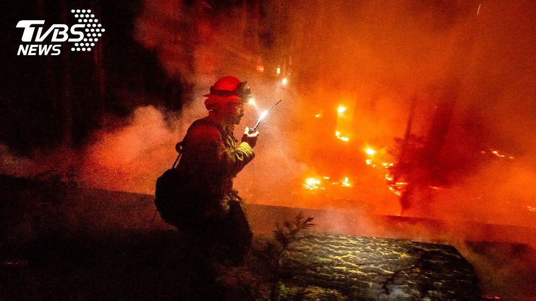 （圖／達志影像美聯社） 加州野火燒破紀錄　逾200萬英畝土地遭焚毀