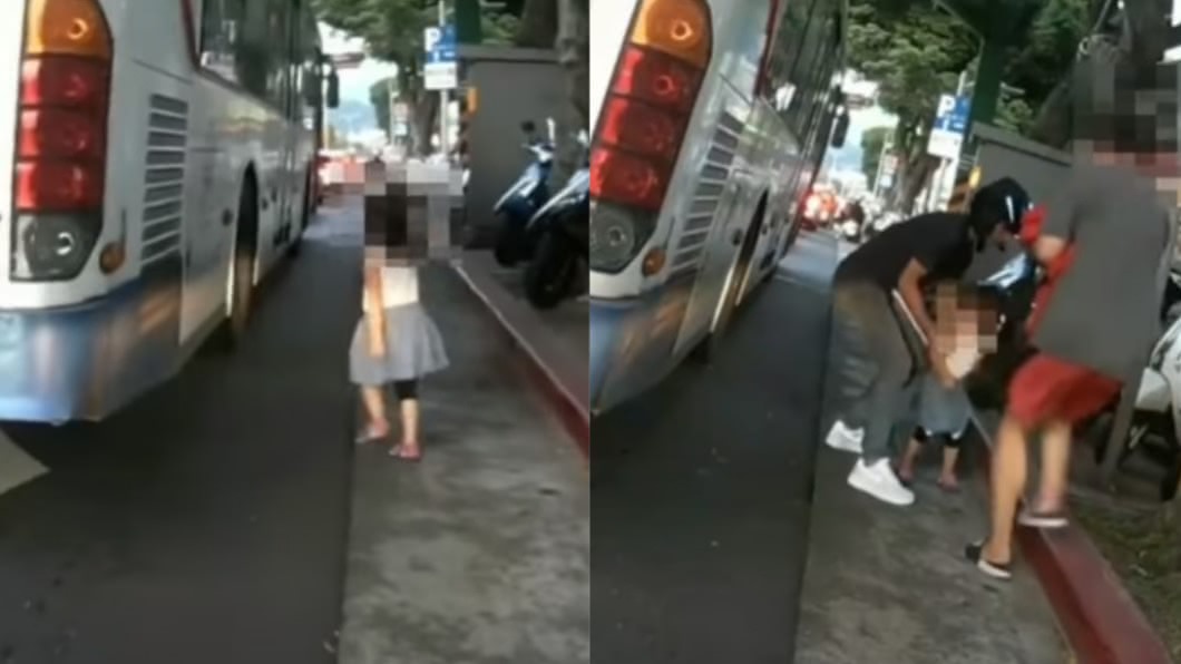 女童突然竄出公車旁，後方騎士機靈下車救援。（圖／翻攝自Yulin Chen YouTube）