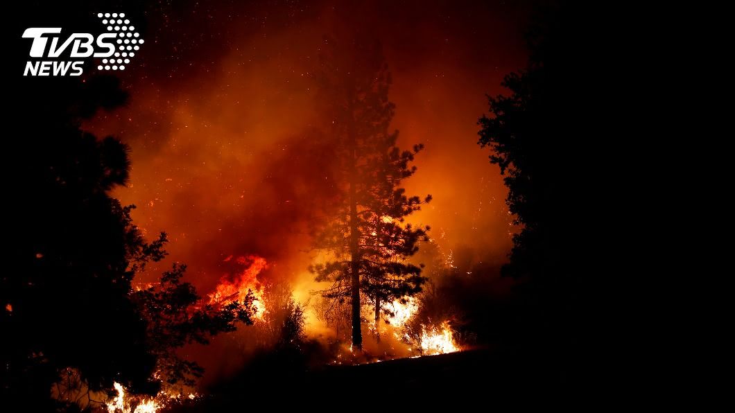 美國加州火勢蔓延至少6個小鎮。（圖／達志影像路透社）