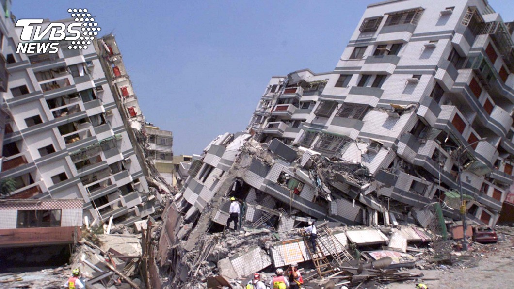 921大地震奪走2415人的性命，震碎上萬個家庭。（圖／達志影像路透社） 