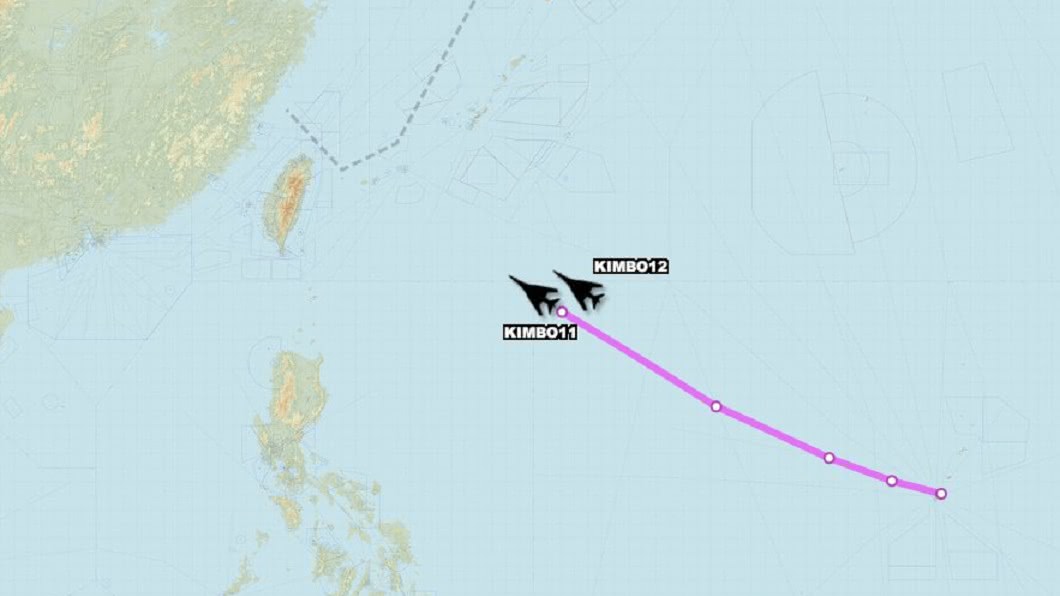 貼圖顯示兩架B-1B的飛行方向似乎朝向台灣。（圖／翻攝自Aircraft Spots推特）