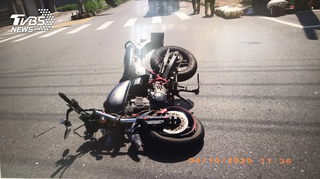 桃園市一名女外送員昨日騎車時，不慎遭酒駕的梁姓男子撞死。（圖／TVBS）