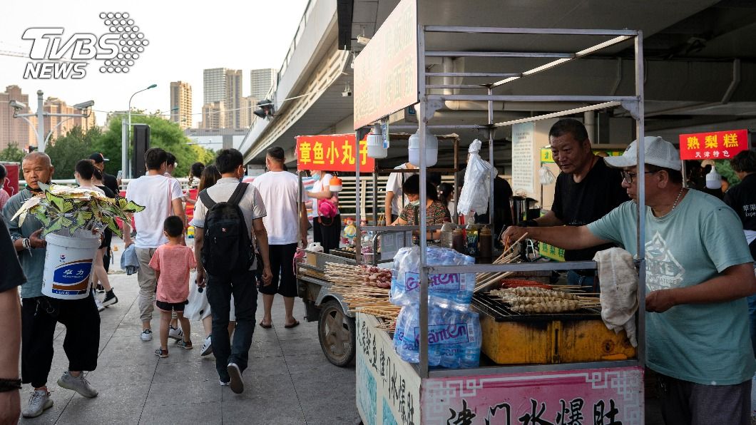 「地攤經濟」在北京發展受阻，16日宣布允許「合規企業」占用公共空間。（示意圖／shutterstock 達志影像）