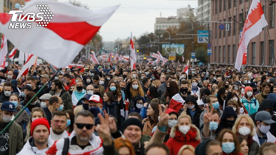 白俄羅斯今天又有10萬人走上街頭。（圖／達志影像美聯社）