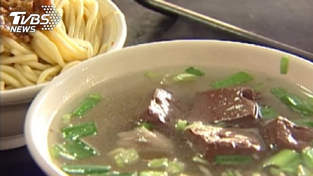 豬血湯是台灣常見的美食小吃之一。（示意圖／TVBS資料畫面） 如廁驚見「黑便」以為大腸癌　真相竟與豬血湯有關