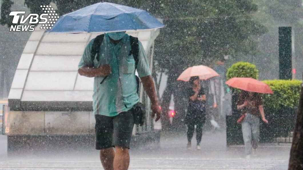 中央氣象局傍晚針對台北市等8縣市發出大雨特報。（示意圖／中央社）