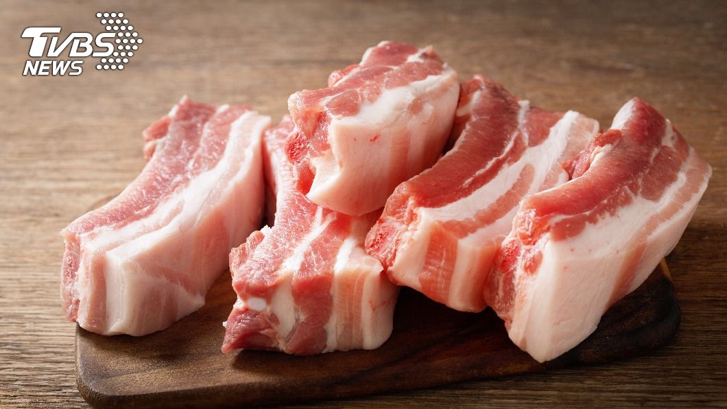 2021年元旦起，使用進口豬肉的餐飲店家須標出「不含萊克多巴胺」資訊。（示意圖／shutterstock 達志影像）