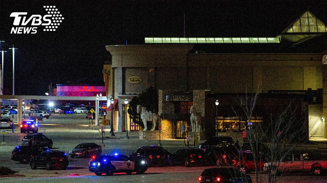 威州梅菲爾購物中心20日下午發生槍擊案。（圖／達志影像路透社）