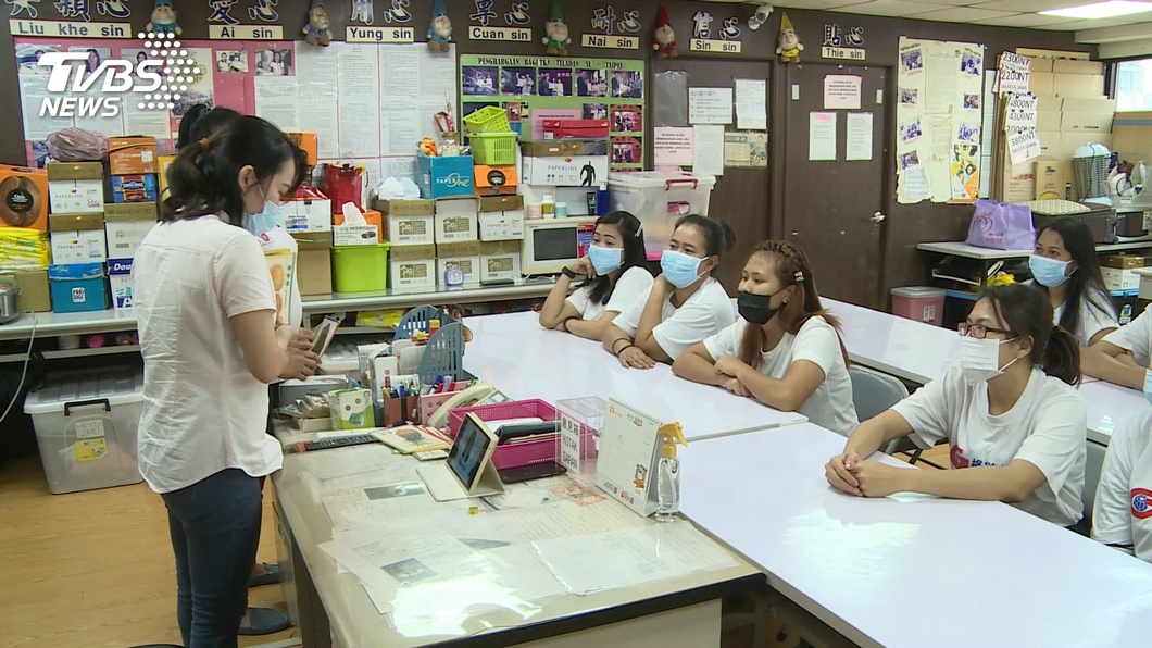 Debate over maternity benefits for live-in foreign workers (TVBS News) Debate over maternity benefits for live-in foreign workers