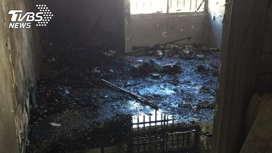 網路紅人「吃屎哥」游兆霖名下位於桃園楊梅的房子發生氣爆意外，一名30多歲房客受傷送醫。（圖／TVBS）