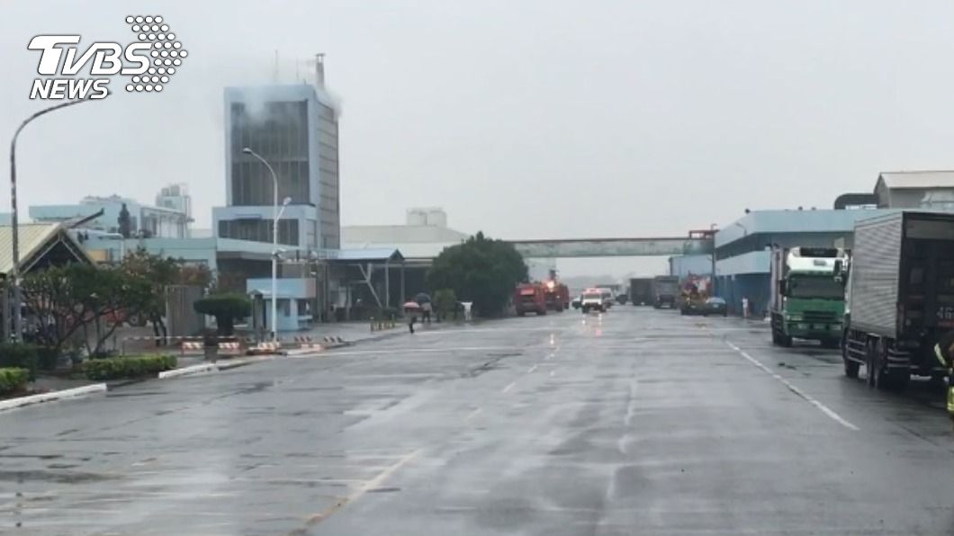 雲林縣斗六市某上市公司工廠發生火警。（圖／TVBS）