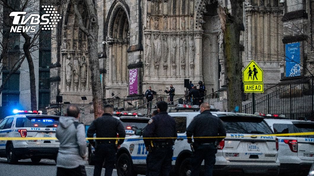 紐約曼哈頓一座教堂外發生槍擊事件。（圖／達志影像路透社）