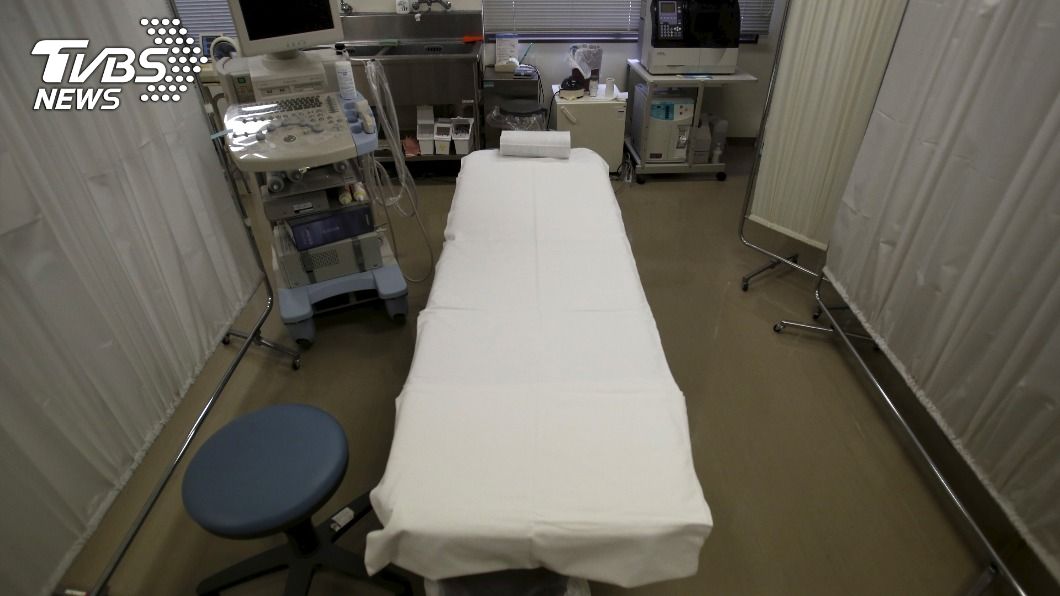 日本疫情嚴峻，曾有患者等不到病床而死亡。（圖／達志影像路透社）