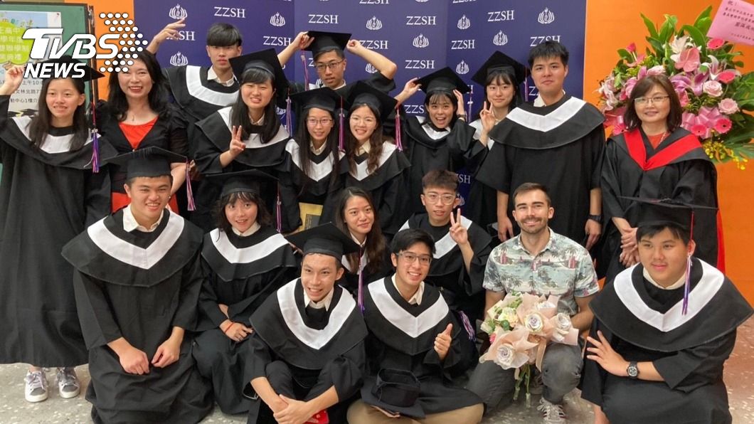 教育局今年培育出首屆拿到台美雙聯學位的16名國際文憑畢業生。（圖／中央社資料照）