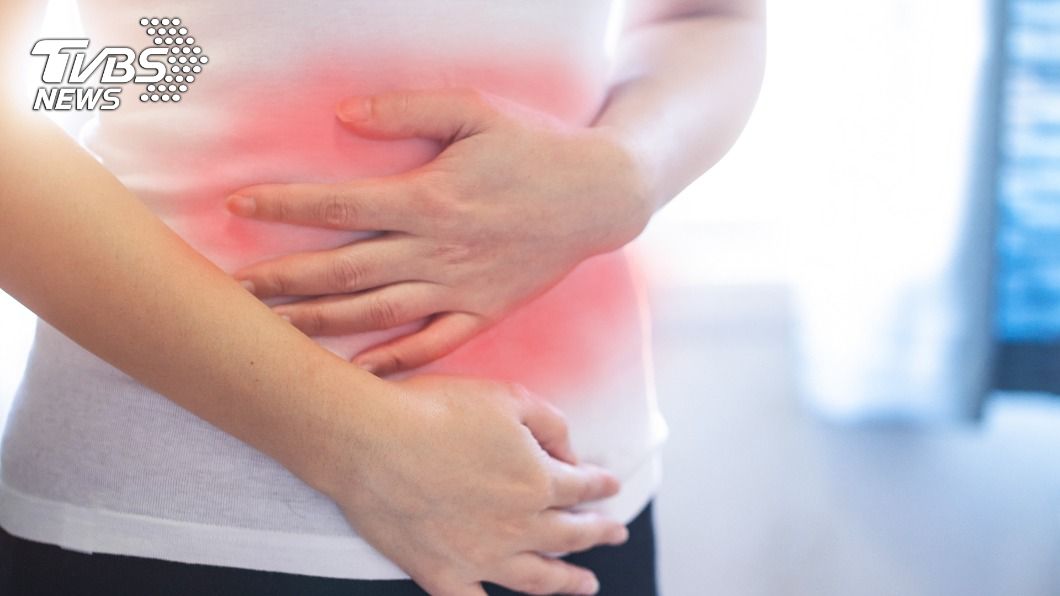 一名45歲的婦人近2年常感到左下腹疼痛，一查竟是「卵巢輸卵管膿瘍」，原因是避孕器放在子宮15年沒取出所導致。（示意圖／shutterstock 達志影像）
