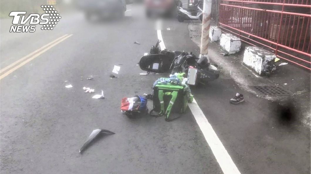 屏東市發生1名外送員自撞電線桿死亡意外。（圖／中央社）