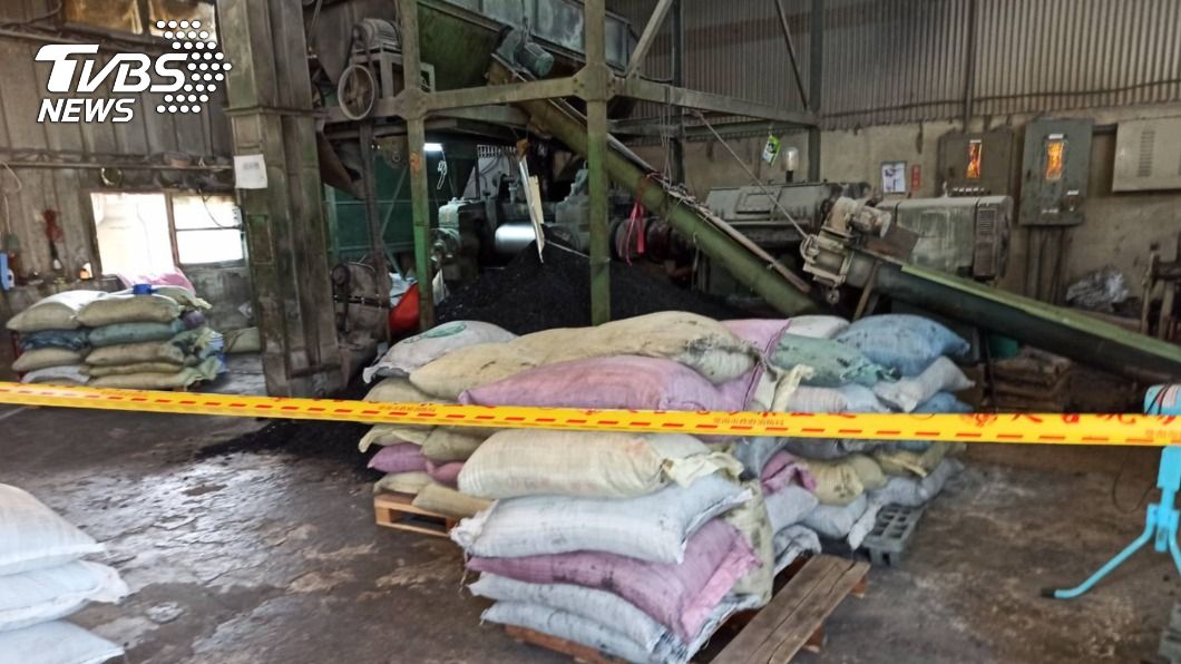 台南永康一處橡膠工廠發生工安意外。（圖／TVBS）