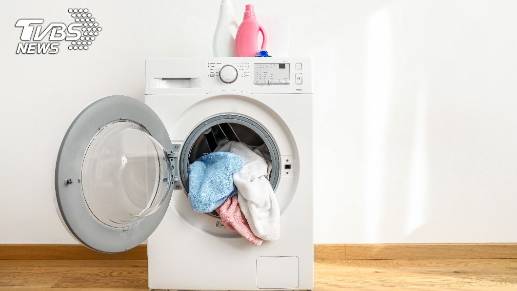洗衣機塞太滿容易減短使用壽命。（示意圖／shutterstock達志影像）