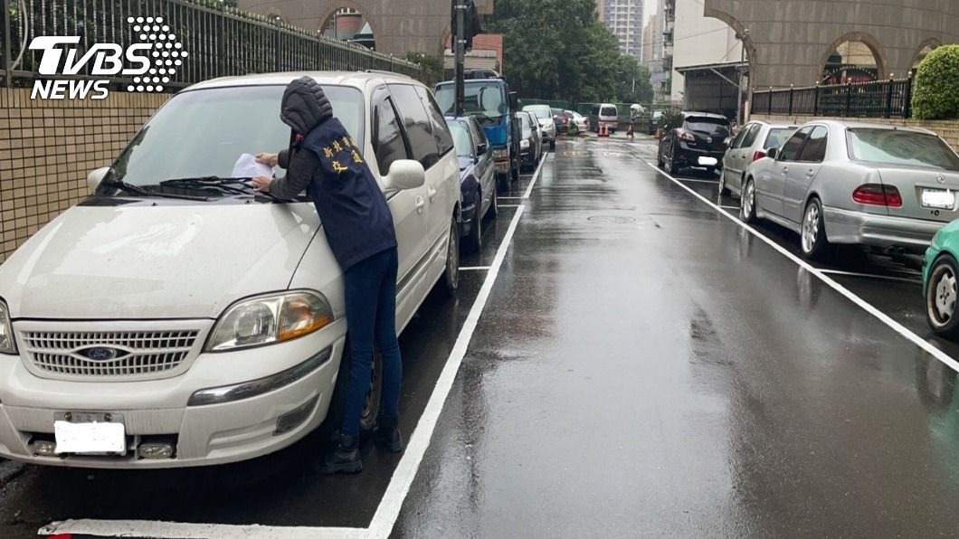 18日開始汐止區康寧街公有停車格將收費。（圖／中央社）