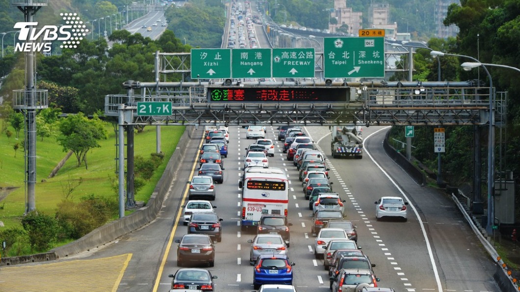 新北市政府表示，推動國道1號汐止交流道增設匝道，估可縮短4公里距離。（示意圖／TVBS）